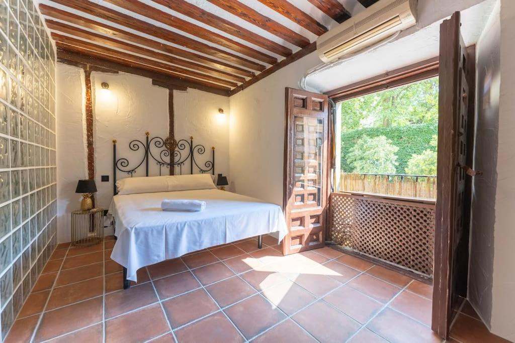 Encantador Apartamento En Calle Segovia Madrid Kültér fotó