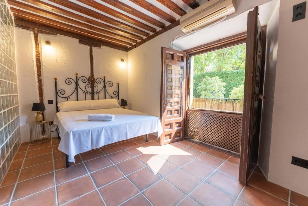 Encantador Apartamento En Calle Segovia Madrid Kültér fotó