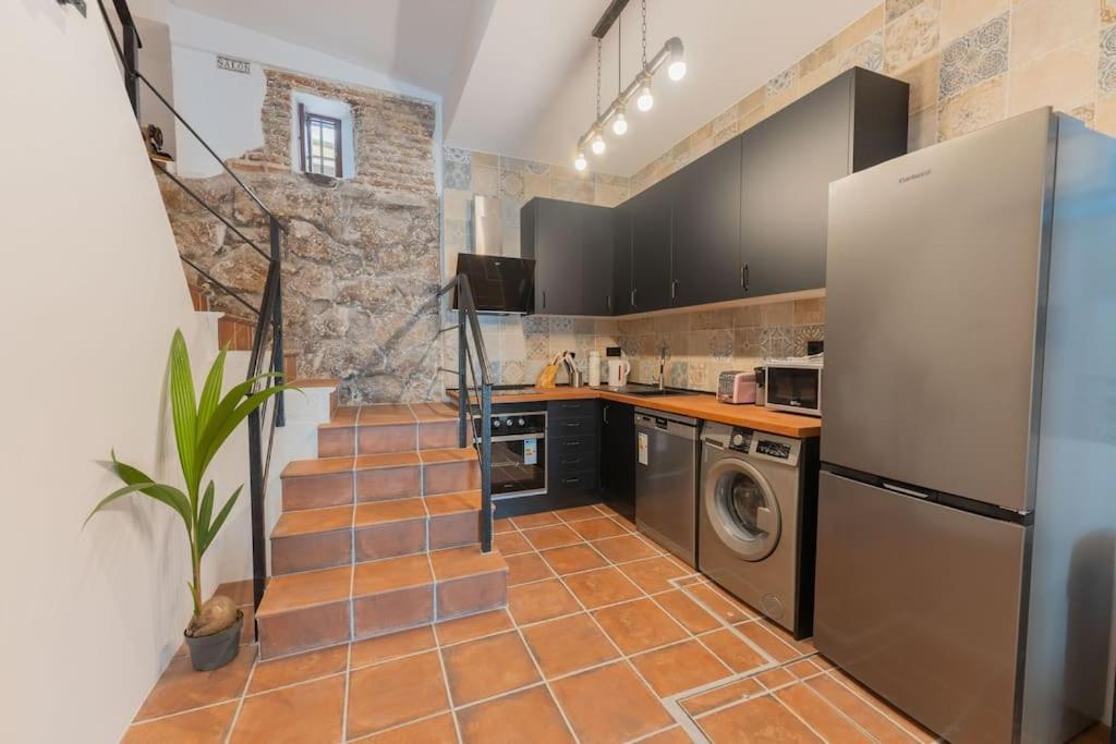 Encantador Apartamento En Calle Segovia Madrid Kültér fotó